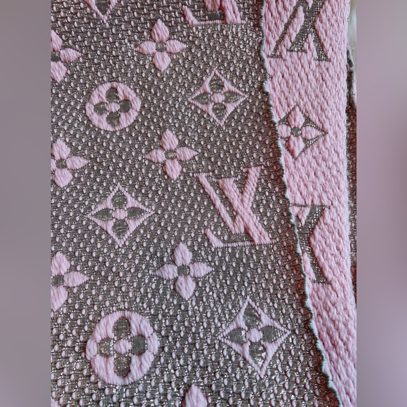 Louis Vuitton Logomania Scarf Pink - Picture 3 of 5